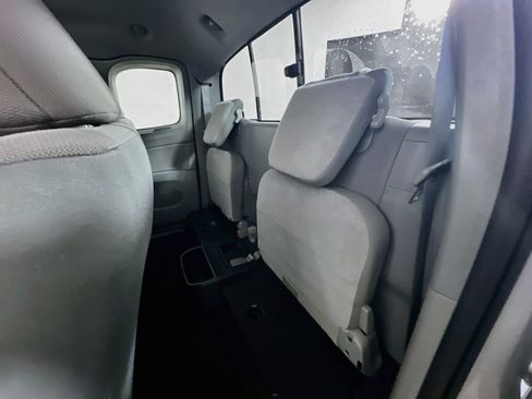 Used 2013 Toyota Tacoma 4x4 Access Cab V6 w/ SR5 Pkg image 27