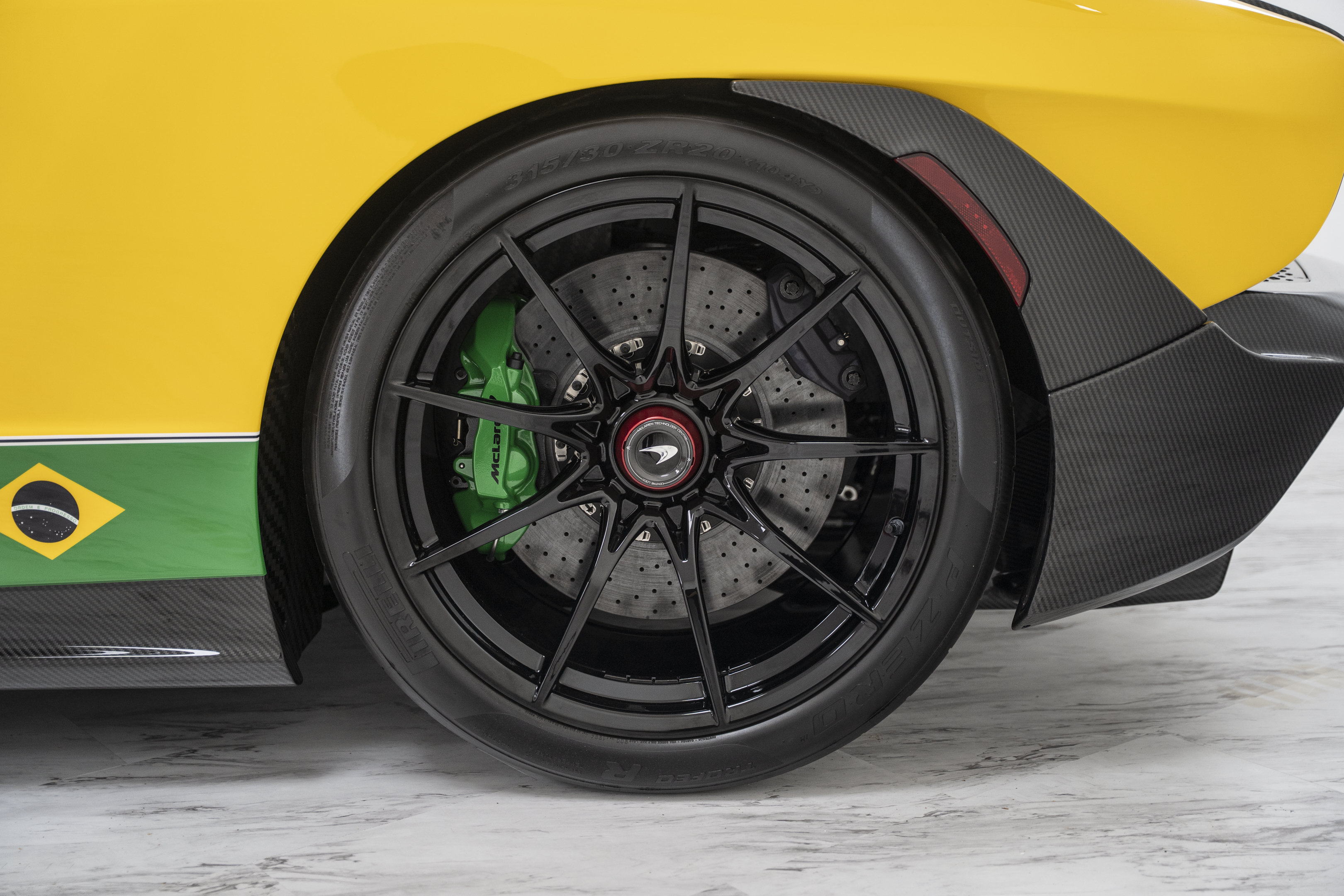 Used 2019 McLaren Senna RWD image 29