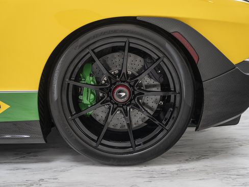 Used 2019 McLaren Senna RWD image 29