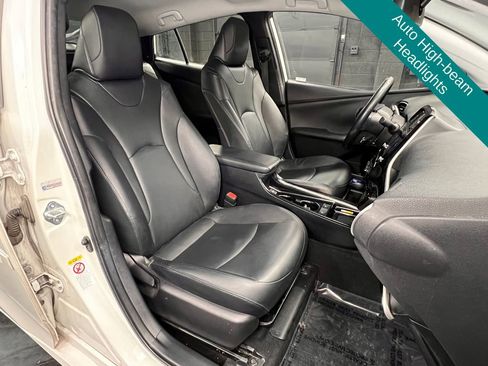Used 2019 Toyota Prius XLE image 7