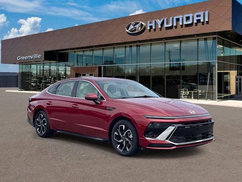 Certified 2025 Hyundai Sonata SEL FWD image 1
