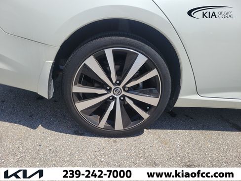 Used 2022 Nissan Altima 2.5 Platinum AWD/4WD image 9