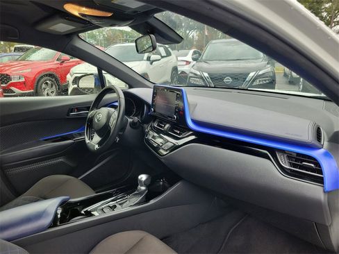 Used 2020 Toyota C-HR LE image 44