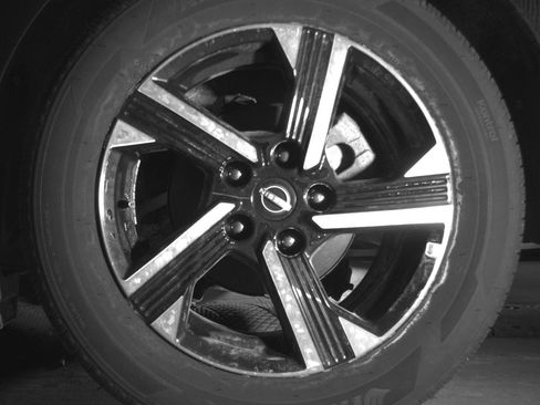 Used 2025 Nissan Sentra SV FWD image 14