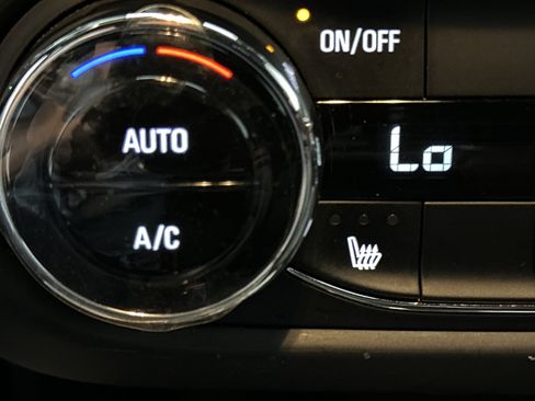 Used 2023 Chevrolet TrailBlazer ACTIV w/ Convenience Package FWD image 32