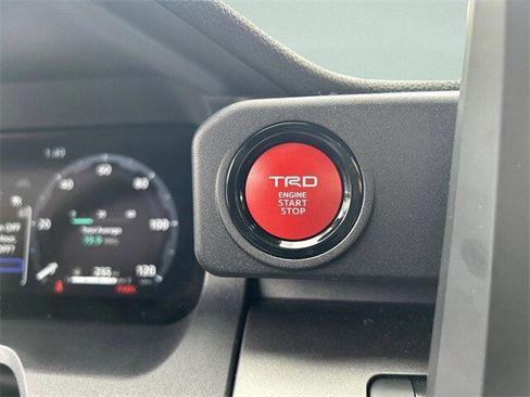 Used 2025 Toyota 4Runner TRD Off-Road image 31