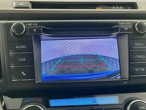 Used 2018 Toyota RAV4 XLE FWD image 21