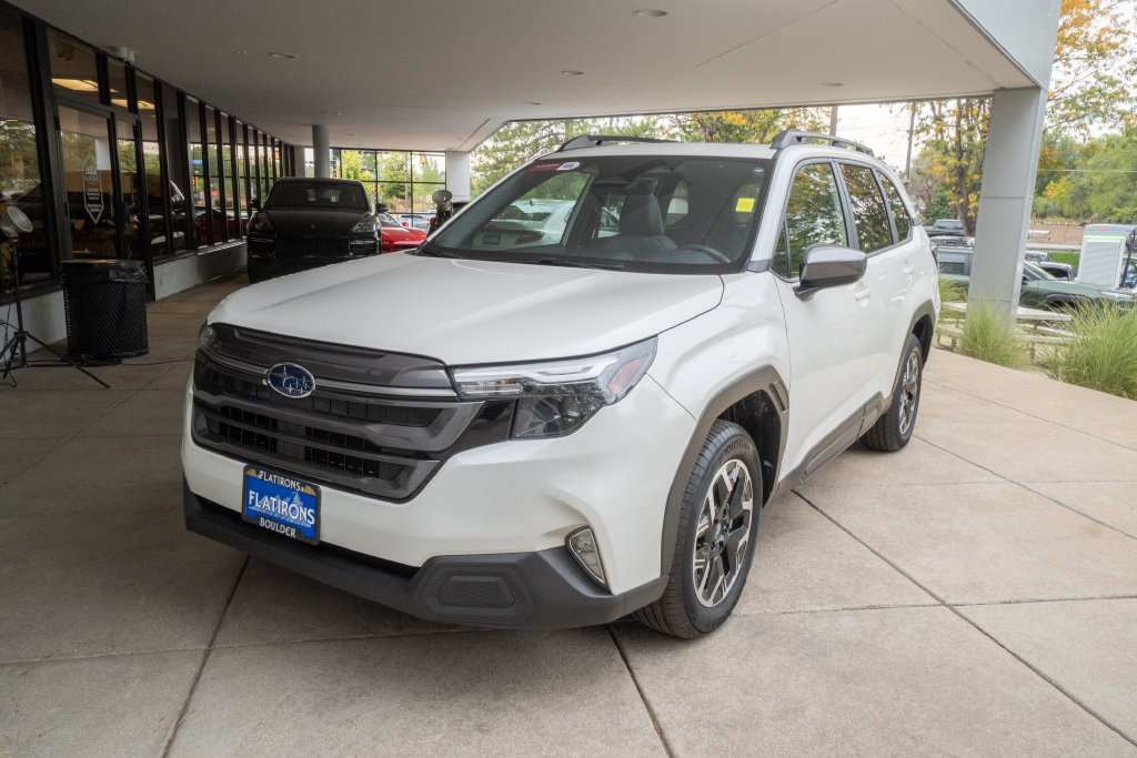 Certified 2025 Subaru Forester Premium AWD/4WD image 3