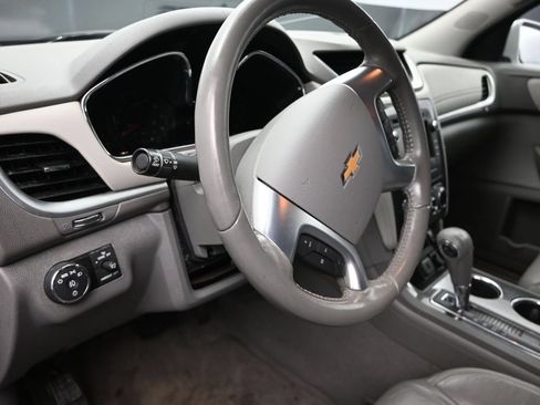 Used 2016 Chevrolet Traverse LT w/ Traveler's Package FWD image 12