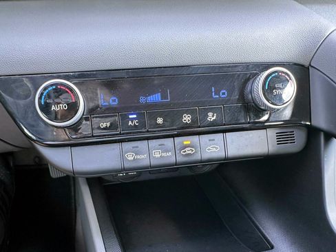 Used 2023 Hyundai Elantra SEL w/ Cargo Package FWD image 24