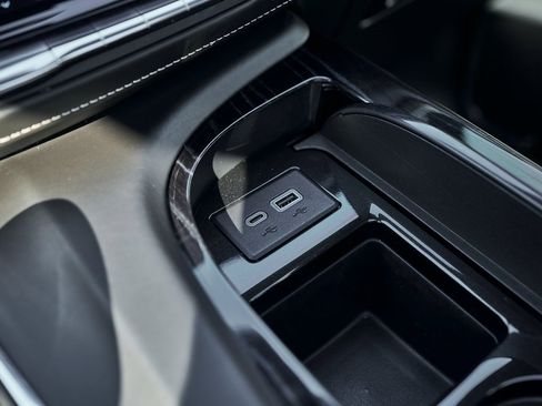 Used 2023 Cadillac Escalade V w/ LPO, ONYX Package image 79