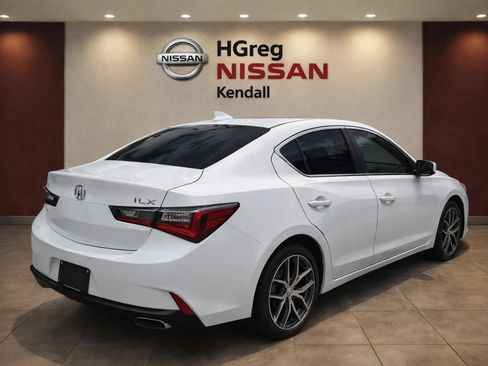 Used 2022 Acura ILX w/ Premium Package FWD image 2