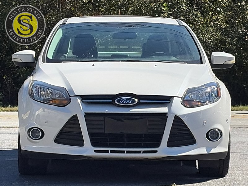 Used 2013 Ford Focus Titanium w/ Titanium Handling Pkg FWD image 2