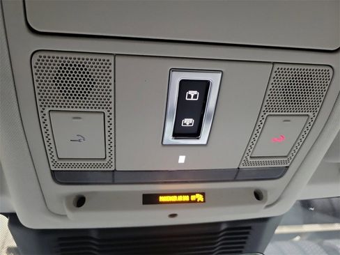 New 2024 Land Rover Discovery Sport S image 21