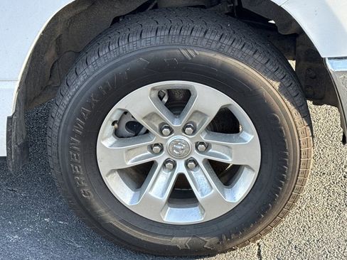 Used 2024 RAM 1500 Laramie image 12