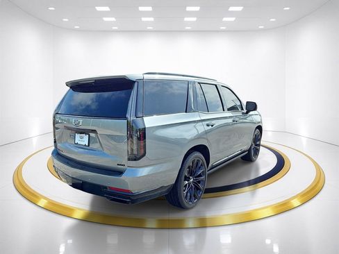 Certified 2026 Cadillac Escalade Platinum Sport w/ LPO, ONYX Package AWD/4WD image 5