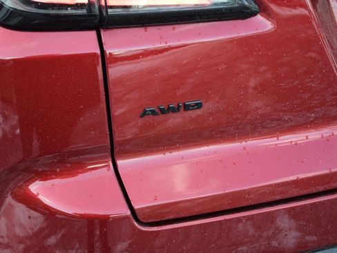 Used 2023 Cadillac XT4 Sport w/ LPO, Onyx Lite Package image 17