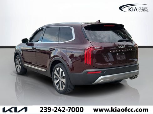Used 2022 Kia Telluride EX w/ EX Premium Package FWD image 4