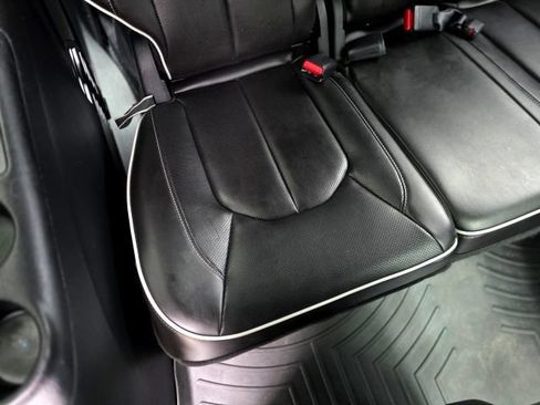 Used 2022 Chrysler Pacifica Limited w/ S Appearance Package FWD image 44