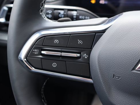 New 2025 Chevrolet Traverse LT w/ Driver Confidence Package image 16