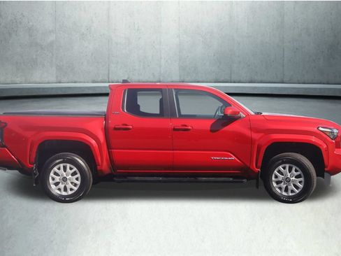 Used 2024 Toyota Tacoma SR5 AWD/4WD image 16