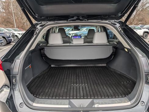 Certified 2023 Toyota Venza XLE image 17