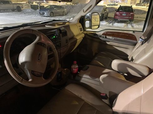 Used 2004 Ford F350 Lariat image 2