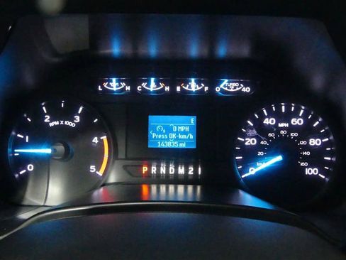 Used 2017 Ford F250 XL w/ Power Equipment Group AWD/4WD image 28