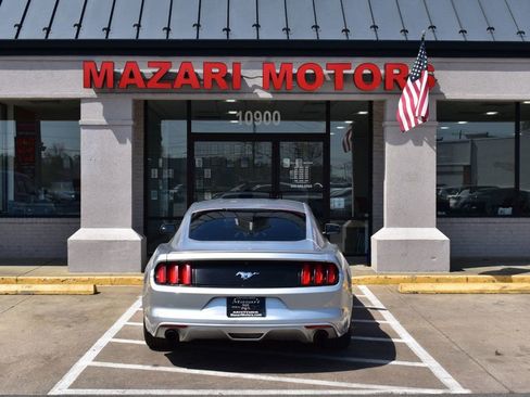 Used 2016 Ford Mustang Coupe RWD image 10