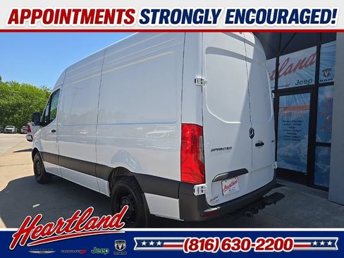 Used 2025 Mercedes-Benz Sprinter 2500 image 7