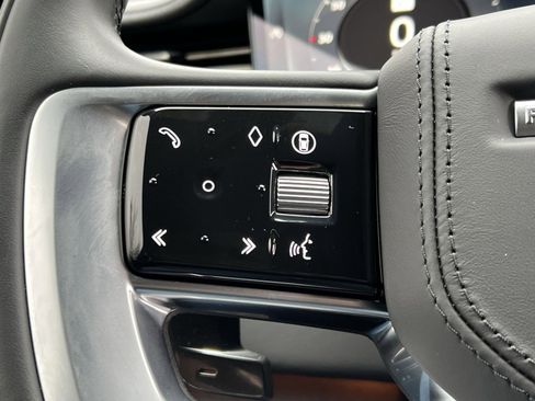 Used 2025 Land Rover Range Rover Autobiography image 30