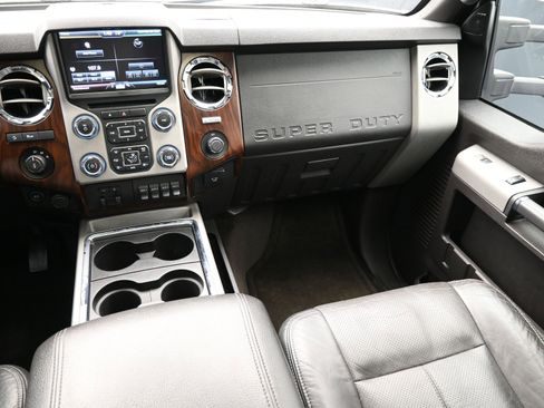 Used 2015 Ford F250 Lariat w/ Lariat Ultimate Package image 37