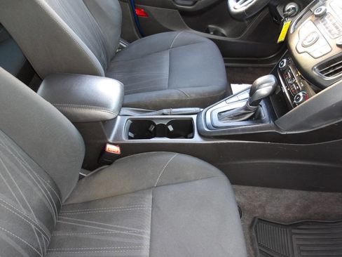 Used 2018 Ford Focus SE w/ Cold Weather Package FWD image 34