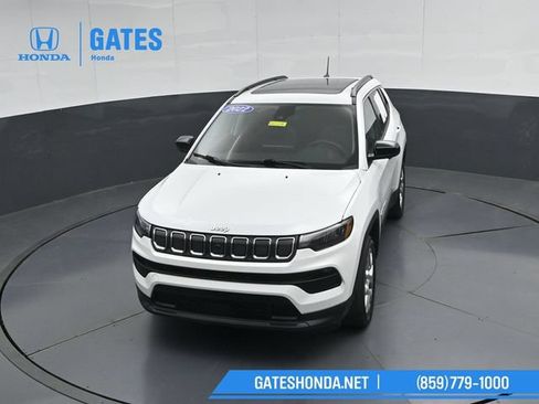 Used 2022 Jeep Compass Latitude w/ Sun and Sound Group AWD/4WD image 54