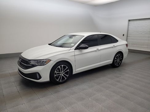 Used 2023 Volkswagen Jetta Sport FWD image 2