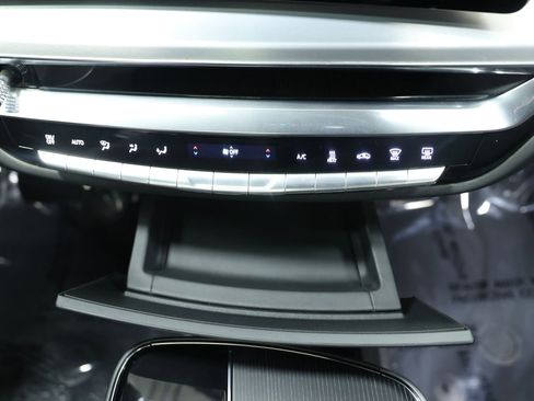 Used 2025 Cadillac Lyriq Sport image 46