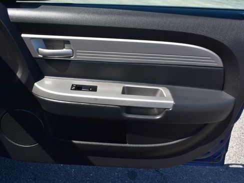 Used 2010 Chrysler Sebring Touring FWD image 30