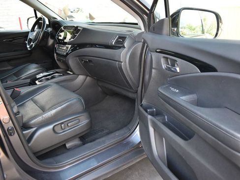 Used 2019 Honda Pilot Elite image 17