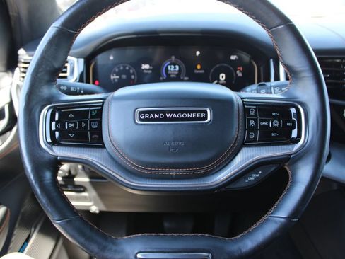 Used 2022 Jeep Grand Wagoneer Series III w/ Flexible Seating Group AWD/4WD image 30