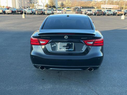 Used 2018 Nissan Maxima SR w/ Midnight Edition FWD image 8