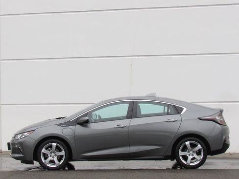 Used 2017 Chevrolet Volt LT w/ Comfort Package image 4