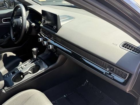 Used 2023 Honda Civic Sport image 17
