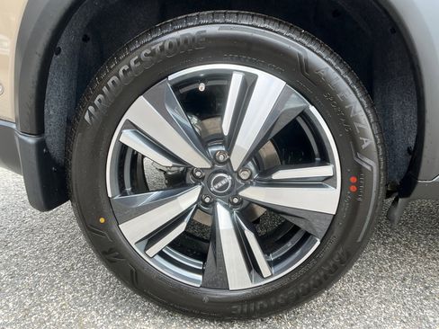 New 2025 Nissan Rogue SL w/ SL Premium Package image 20