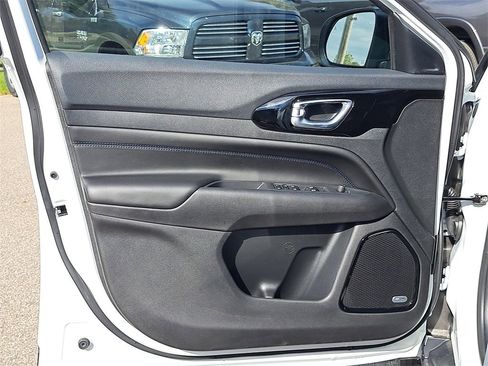 New 2026 Jeep Compass Limited w/ Sun, Sound & Navigation Group image 27