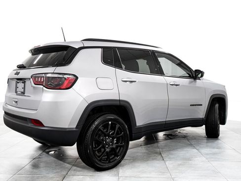 Used 2026 Jeep Compass Latitude AWD/4WD image 7