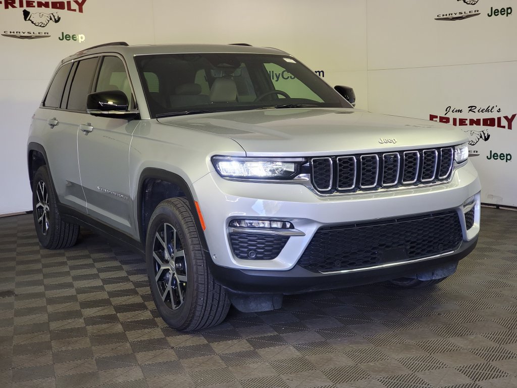 Used 2025 Jeep Grand Cherokee Limited w/ Luxury Tech Group II AWD/4WD image 2