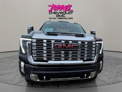 New 2026 GMC Sierra 2500 Denali w/ Denali Reserve Package image 8