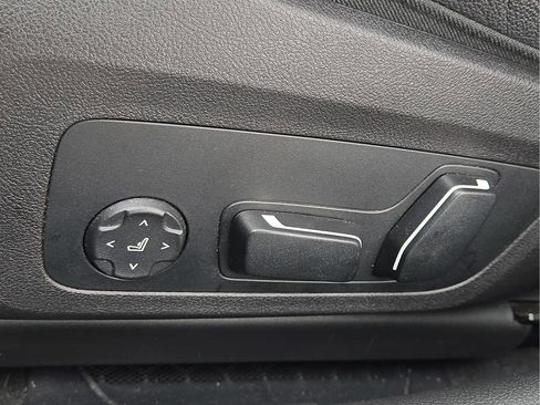 Used 2025 BMW 330i Sedan RWD image 15