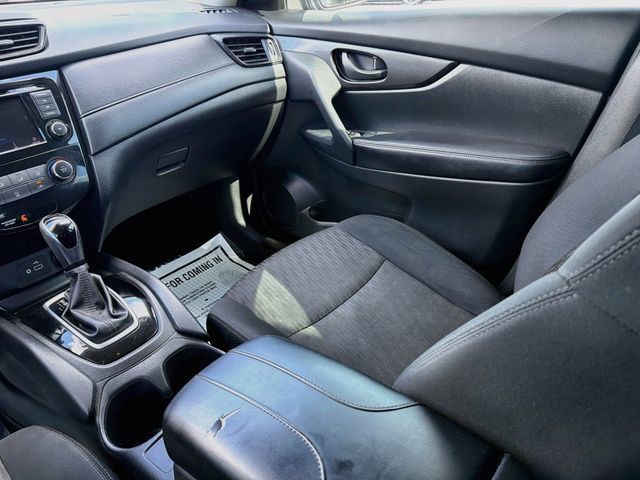 Used 2019 Nissan Rogue S FWD image 22