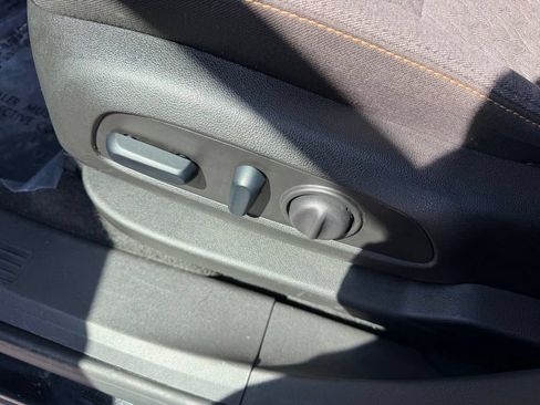 Certified 2024 Chevrolet Equinox LT FWD image 11